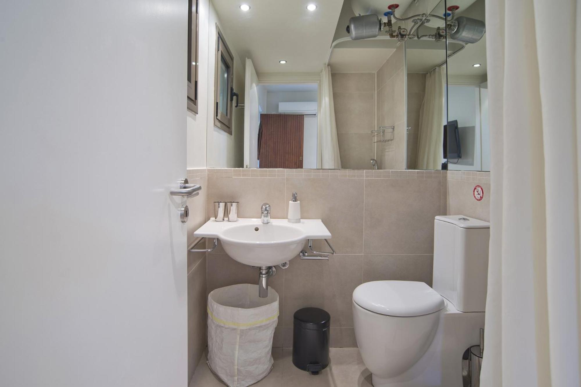 Cozy And Modern Studio Next To The Sea Apartment Athens Exterior photo